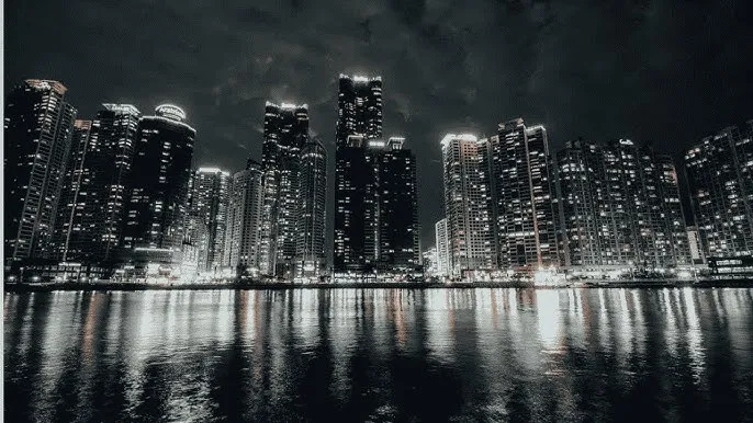 《房奴试爱》免费观看 - 城市之光：霓虹背后的人间烟火